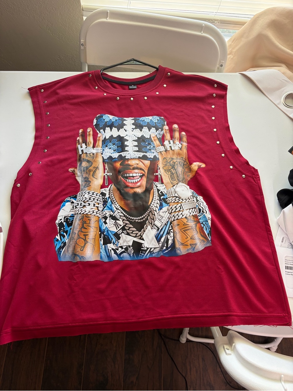 Men's Sleeveless Graphic Shirt - Red